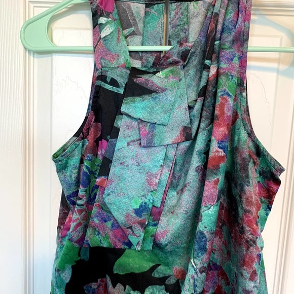 The Limited‎ Women's Size Extra Small Green Black Floral Sleeveless Top - Picture 2 of 6